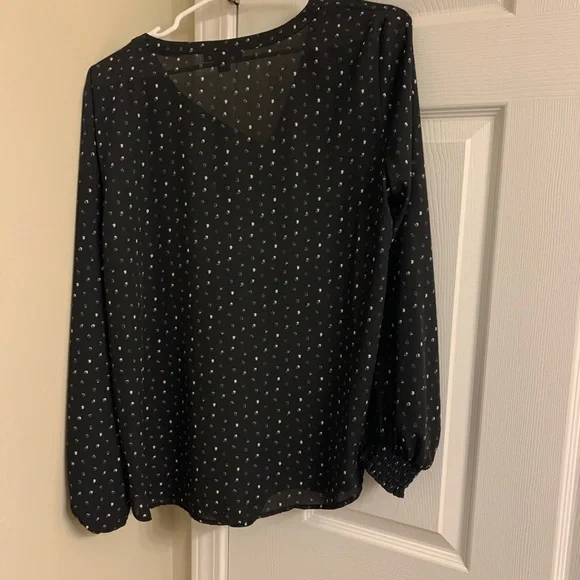 Apt 9 V Neck Buttoned Dotted Blouse, Medium - Picture 2 of 7